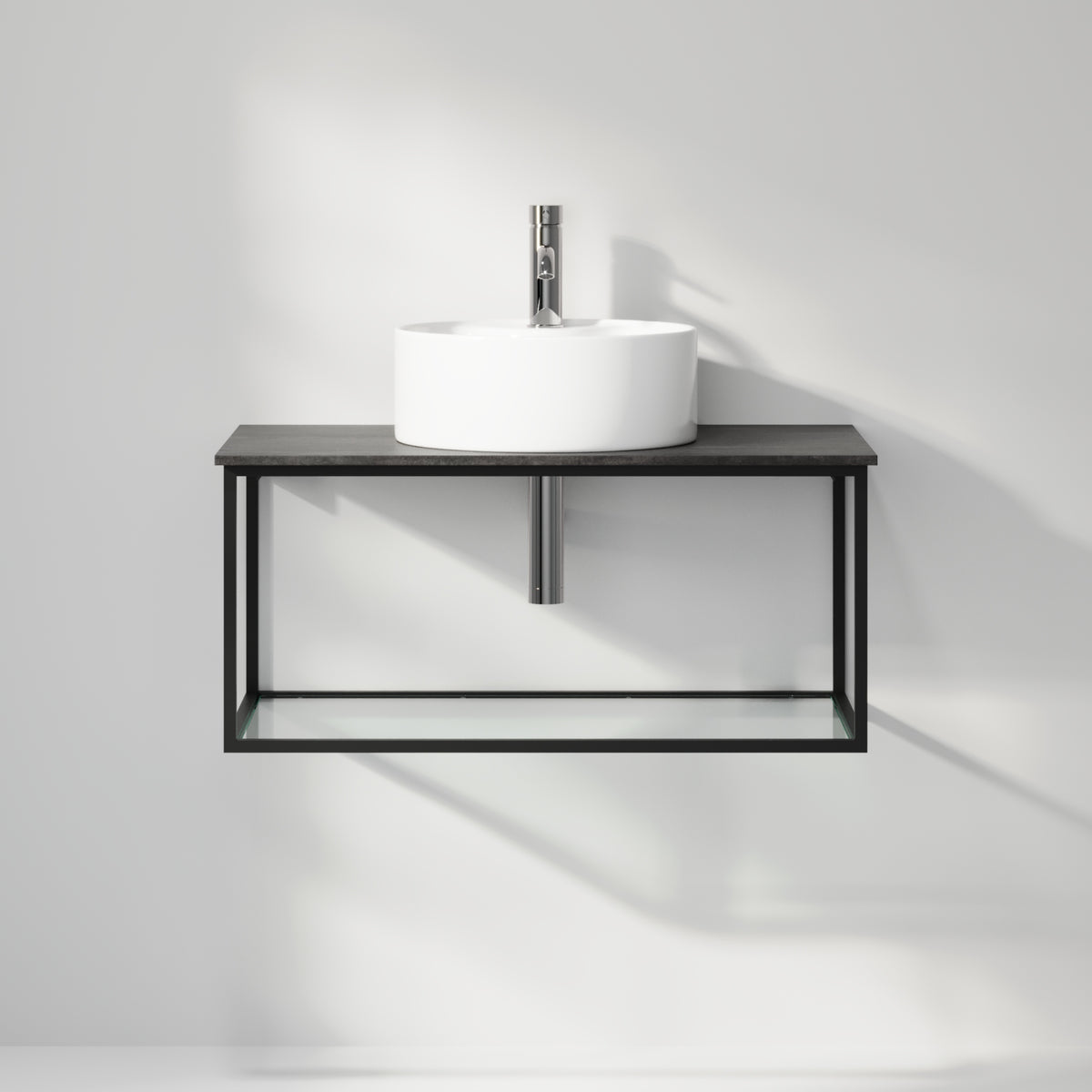 Badmøbel med åben metalramme og bund i hærdet glas - 80x46x50 cm - Mat sort - Hvid fritstående keramisk håndvask - Bordplade i betonlook - Stenstorp