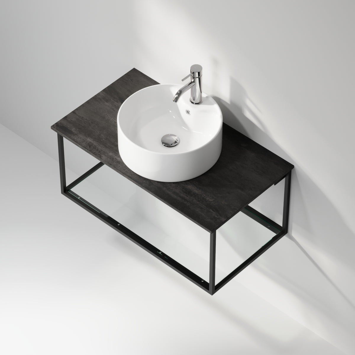 Badmøbel med åben metalramme og bund i hærdet glas - 80x46x50 cm - Mat sort - Hvid fritstående keramisk håndvask - Bordplade i betonlook - Stenstorp