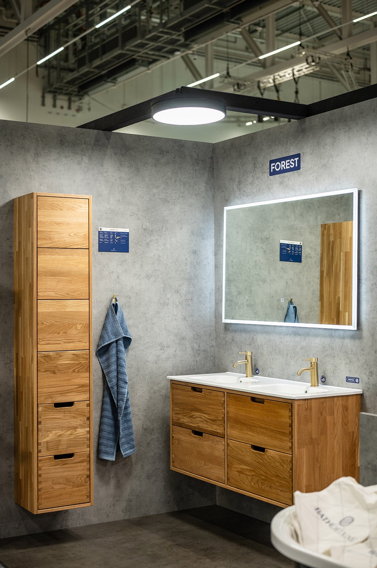 Gribskov Badmøbel, Eg