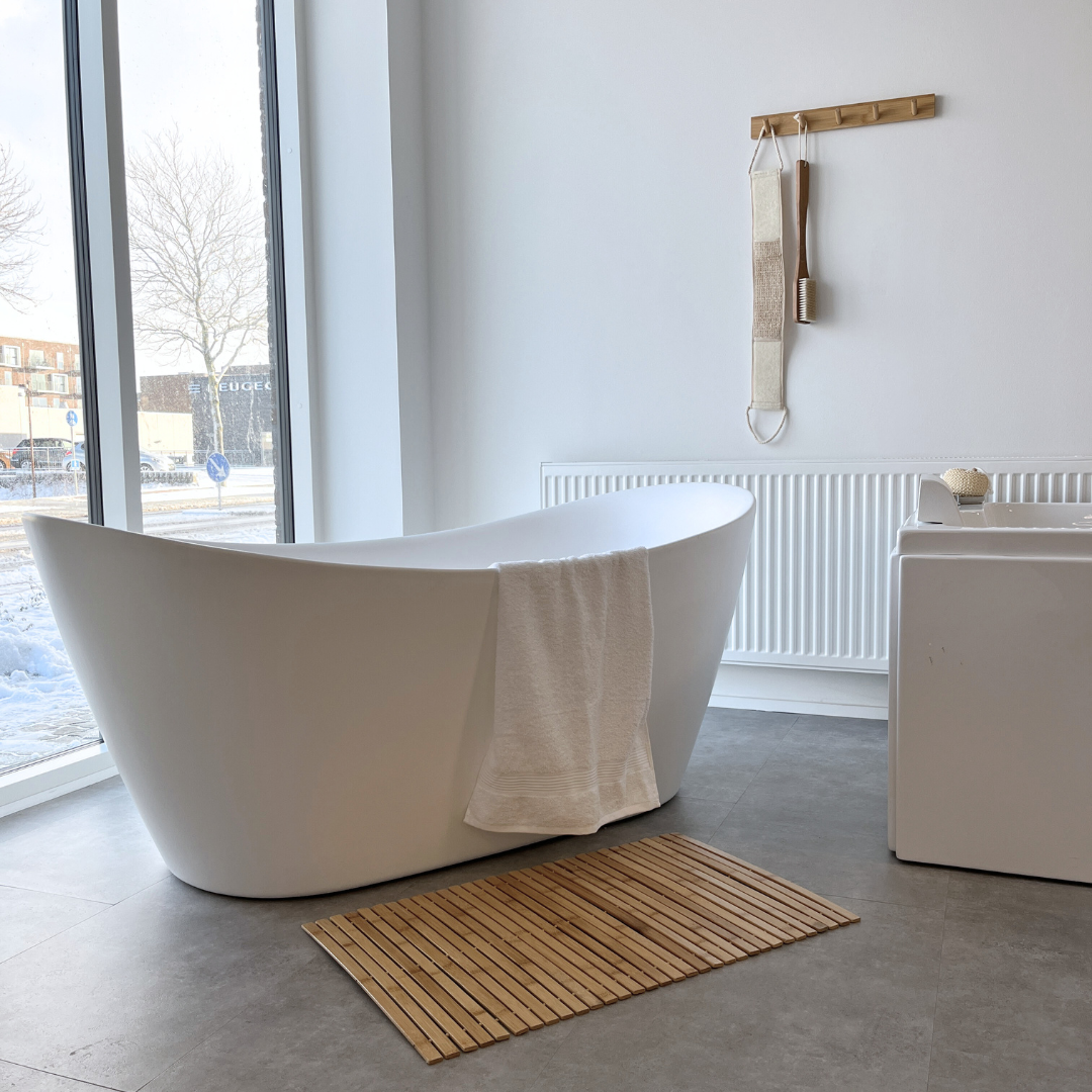 Hjerting Badekar vist i vores Showroom i Viborg