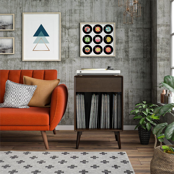 Brittany V Sidebord, valnød