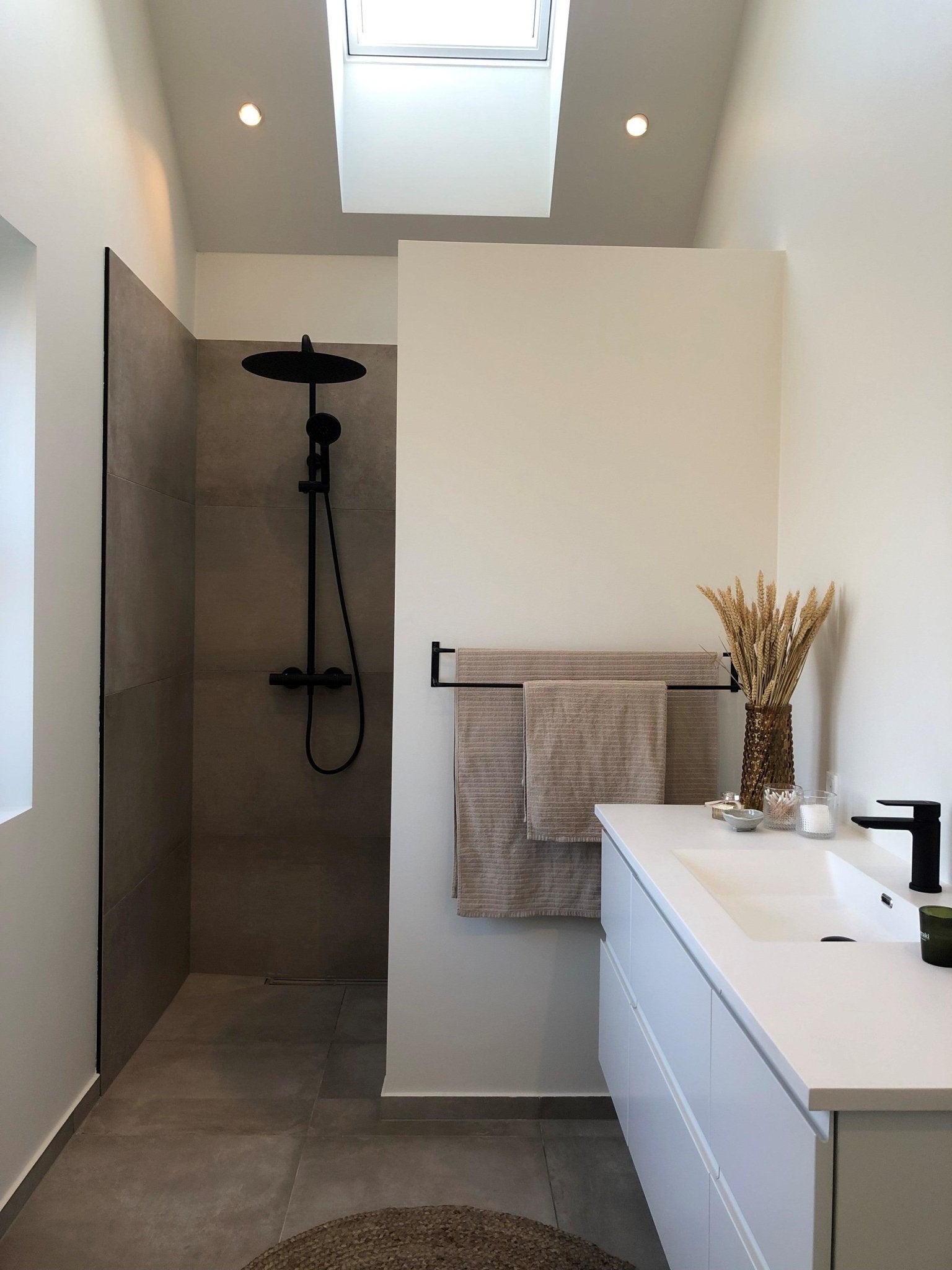 Brusesæt Dragør Med 40 cm Topbruser - HomeTomato - 31-120-13-63-00 - 8595677128949