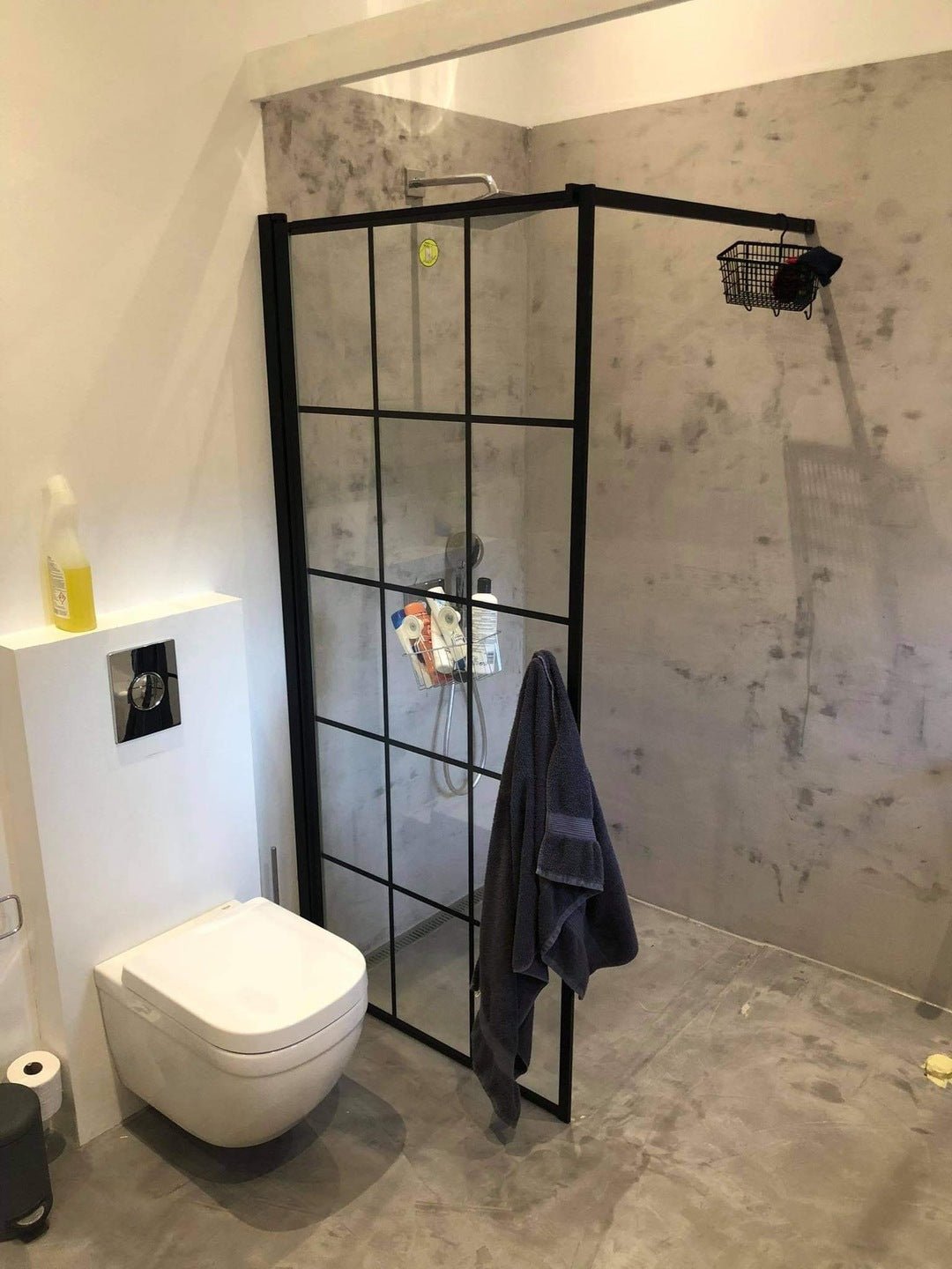 Fjäll Brusevæg, Sort Profil, Klar Glas med Sprosser - HomeTomato - 39-100-02-49-01 - 8595677121780